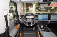 2025款北京BJ40e 魔核电驱标准版