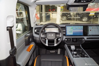 2025款北京BJ40e 魔核电驱标准版