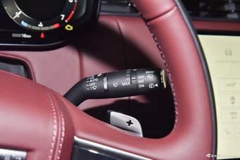 2026款揽胜 3.0 L6 400PS HSE长轴版