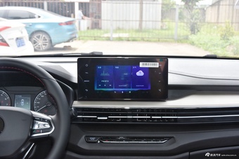 2024款睿蓝汽车X3 PRO 1.5L CVT小飒