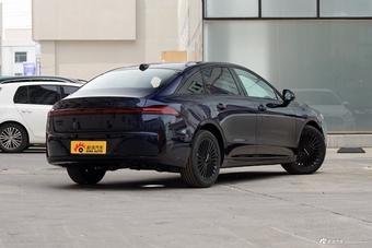 2026款荣威M7 DMH 205km 尊享版