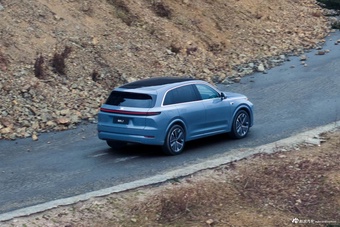 2025款理想L7 Ultra智能焕新版官图