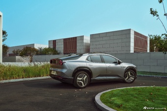 2025款长安启源E07 官图