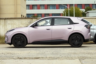 2025款极狐T1 320 PLUS