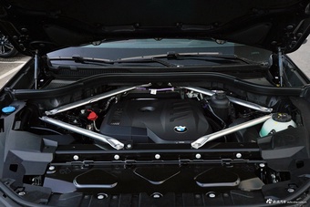 2026款宝马X5 xDrive 30Li 尊享型 M运动曜夜套装