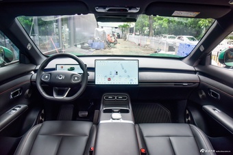 2027款长安启源Q06 670 双电机智享型