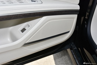 2025款奥迪A8L 55 TFSI quattro 旗舰型