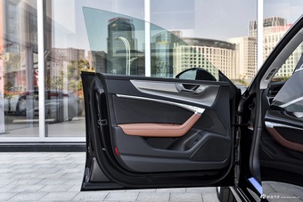 2024款奥迪A7L 45 TFSI quattro 奢享型