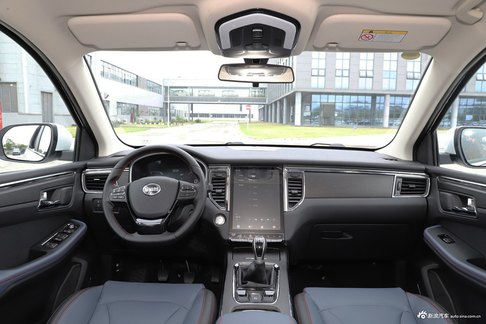2021款SWM斯威G05 PRO 1.5T手动豪华型7座 