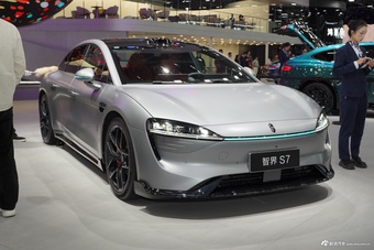 2025广州车展实拍：智界S7