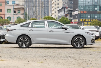 2025款艾瑞泽8 Pro 2.0T 豪华型