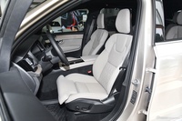 2025款沃尔沃XC90改款 B6 智远豪华版 6座
