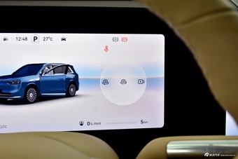 2025款问界M8 增程 Ultra版 53.4kWh 6座版