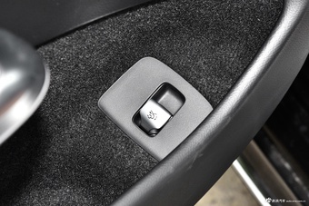 2024款奔驰E级 改款 E 300 L 时尚运动型