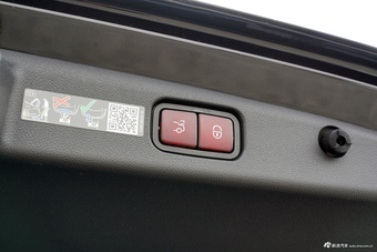 2025款奔驰E级改款 E 300 L 豪华型