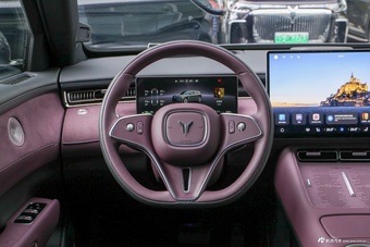 2025款岚图FREE+ 四驱乾崑版