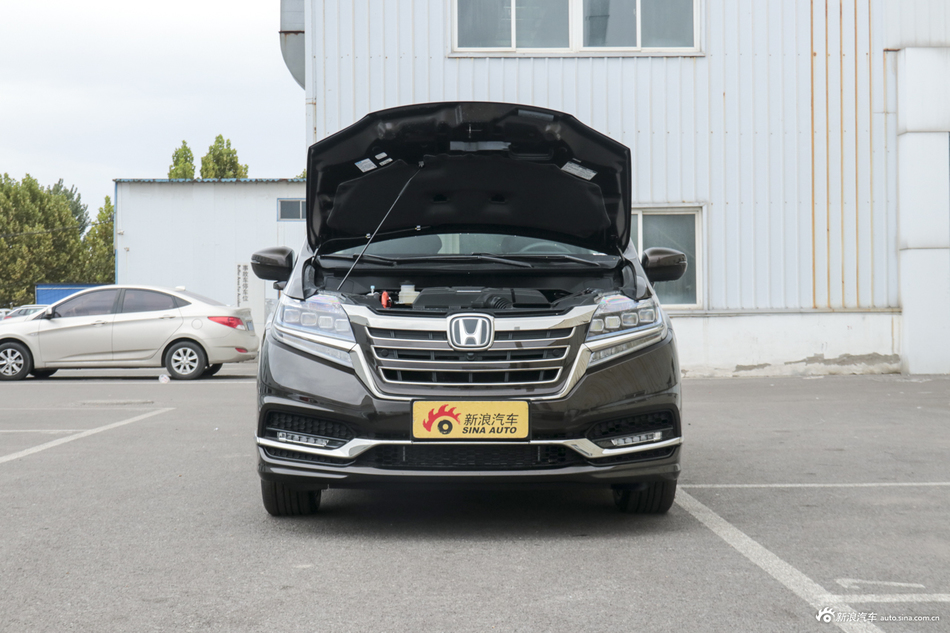 2019款艾力绅混动2.0L自动至尊版