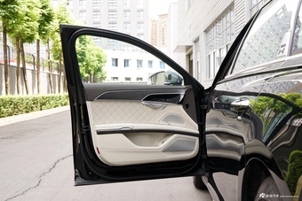 2024款奥迪A8L Horch创始人版 55TFSI