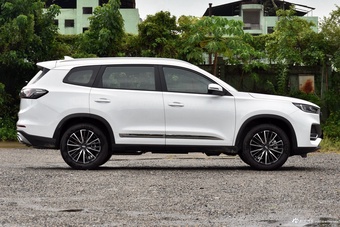 2025款瑞虎8 卓越版 230TCI 自动豪华版 5座