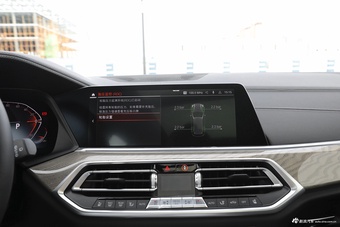 2022款宝马X5 xDrive 40Li 尊享型M运动套装