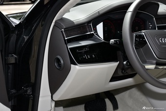 2025款奥迪A8L 55 TFSI quattro 旗舰型