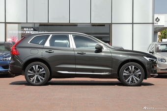 2022款沃尔沃XC60混动四驱智远豪华版