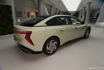 2025款红旗EH7 690 智选版