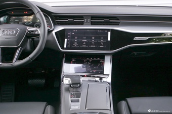 2025款奥迪A7 45 TFSI 臻选型
