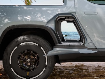 2025款RIVIAN R1T 基本型 官图