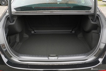 2025款奔驰E级改款 E 300 L 豪华型