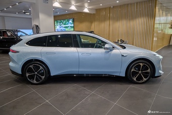 2025款蔚来ET5T 75kWh Touring
