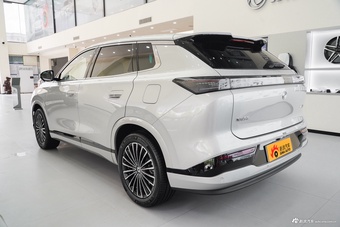 2025款东风风神L8 185KM梦想版