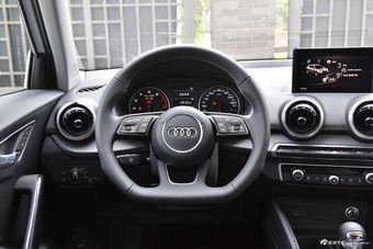 2025款奥迪Q2L 35 TFSI 时尚动感型