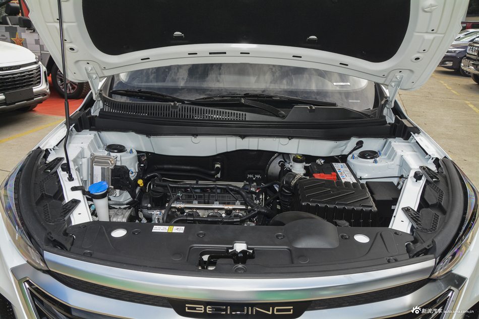 2019款BEIJING-X3 1.5L自动荣耀版