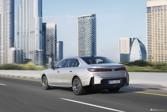 2027款宝马i7 60 xDrive 海外版 官图