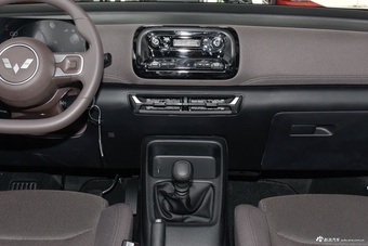 2025款五菱星光730 1.5T 6MT 舒适型