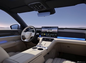 2025款山海L7 PLUS 高配 7座 官图