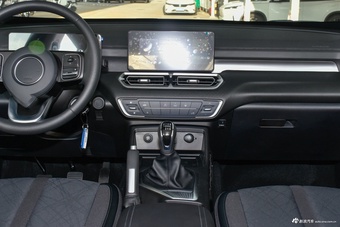 2024款金刚炮2.0T柴油 手动两驱长箱精英型