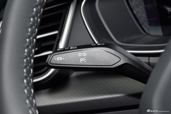 2026款奥迪Q5L 45周年典藏版 45 TFSI 豪华动感型