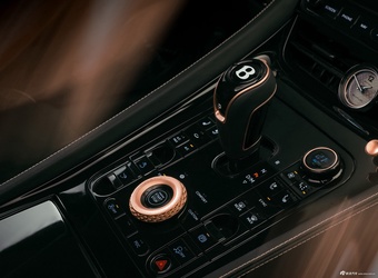 2025款宾利Batur Black Rose