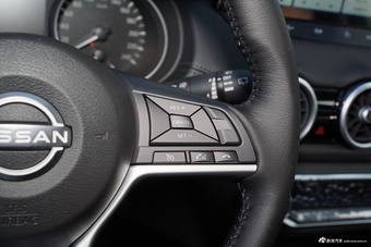 2025款奇骏荣誉2.0L 两驱领先版