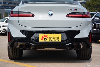 2022款宝马X4 M