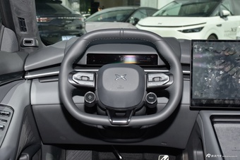 2025款小鹏P7 750 四驱高性能 Ultra