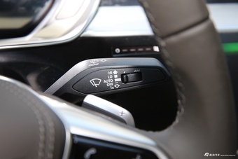 2026款奥迪A8L 55 TFSI Horch创始人版