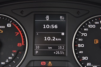 2025款奥迪Q2L 35 TFSI 时尚动感型