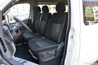 2024款上汽大通MAXUS V80 傲运通 6MT 短轴中顶127Ps 5/6座