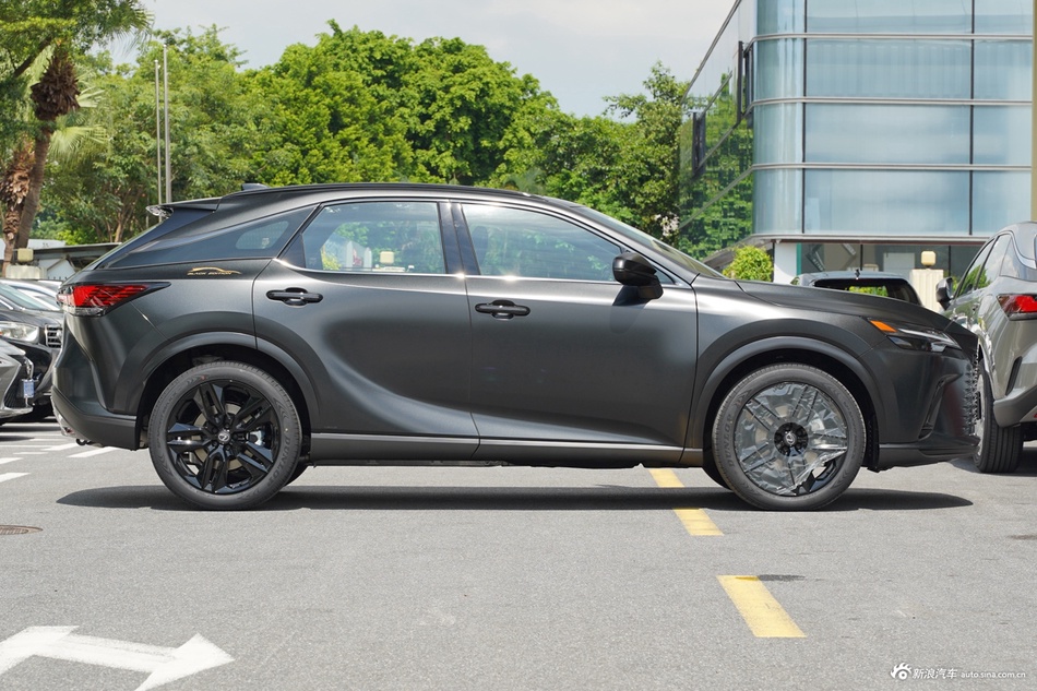 上班族喜欢，外观时尚性能表现好，雷克萨斯RX全国34.56万起