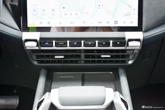 2025款深蓝G318 无忧穿越版 四驱秘境版