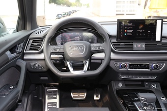 2026款奥迪Q5L Sportback quattro 45周年典藏版