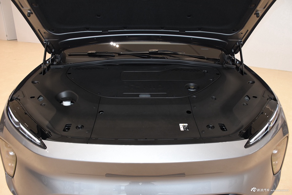 2024款蔚来ES8 100kWh 行政版